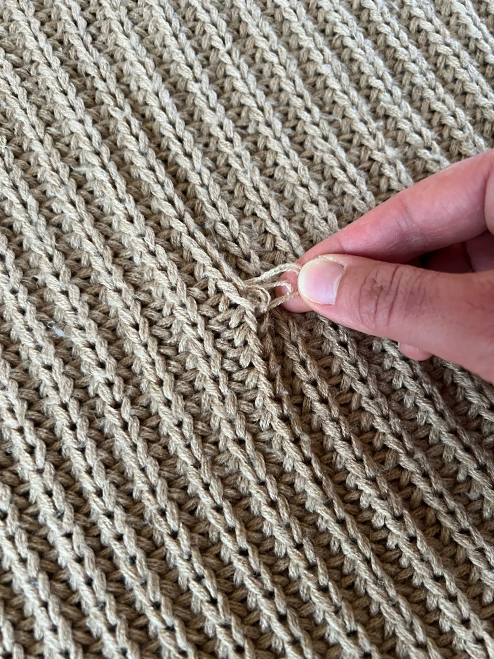 Pottery Barn Tan Crochet Knit Throw Blanket With Tassel Fringe - Picture 8 of 10
